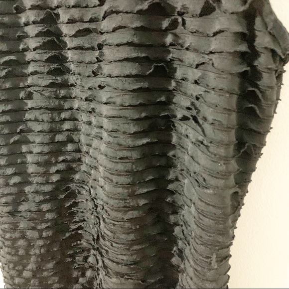 Kate Hill Ruffled Front and Back Scoop Neck Black Sleeveless Tank Top Camisole - Picture 5 of 8